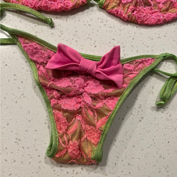 Micro bikini - Picture 4 of 4